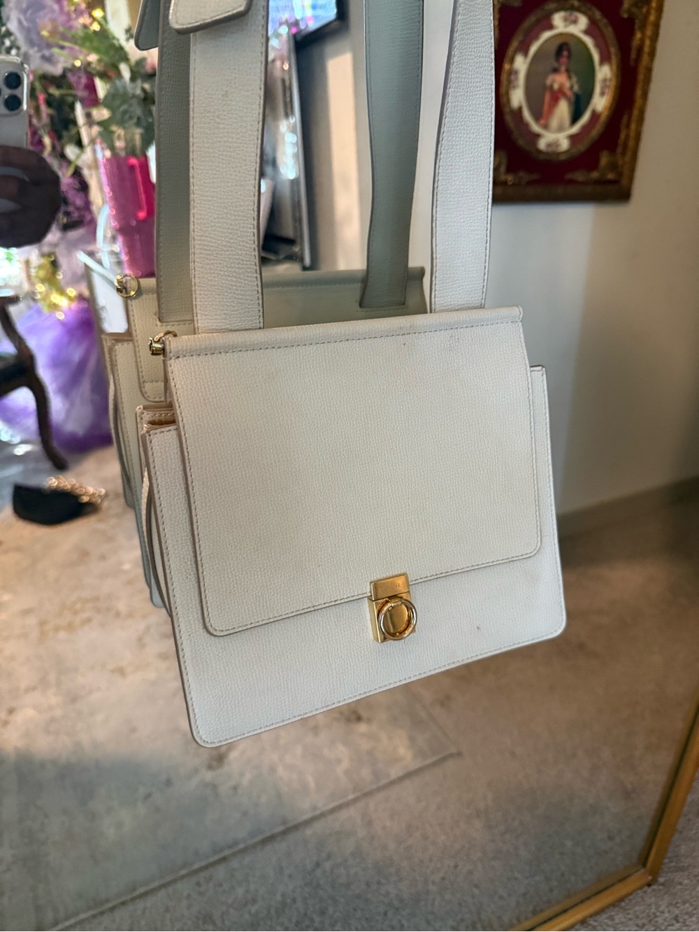 Chic Cream Shoulder Bag with Gold Hardware